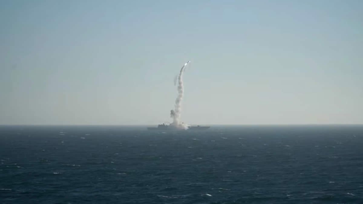 Internacional: Francia llevará a juicio a capitán de petrolero vinculado a flota rusa